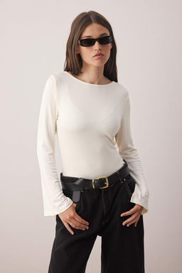 Ekru Fitted/Vucuda Oturan Kay?k Yaka Yumusak kumasl? Uzun Kollu Esnek Orme Bluz TWOAW26BZ00129