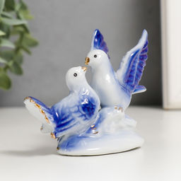 Фигурка керамика «2 голубка с розой, синие», со стразами, 6.7×9.2×3 см