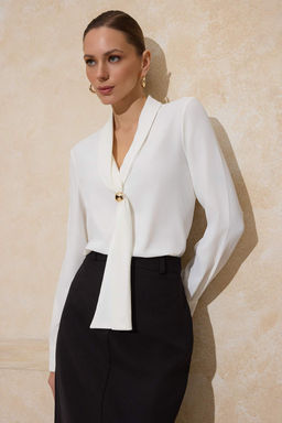 Beyaz Aksesuar ve Fular Detayl? Dokuma Bluz TWOSS26BZ00207