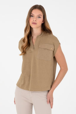 Женская футболка цвета хаки Неожиданная скидка в корзине
