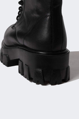 Женские ботинки из искусственной кожи на высокой подошве со шнуровкой и молнией - Defacto фото 6