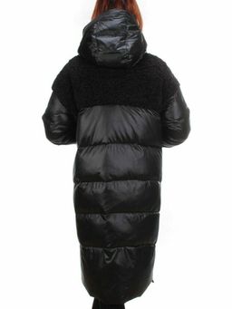 Y21636 BLACK Пальто женское зимнее MEIYEE (200 гр. холлофайбера) черное