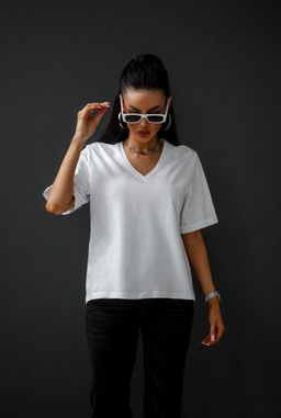 Футболка оверсайз с вырезом
NEW - Fashion.love.story фото 2