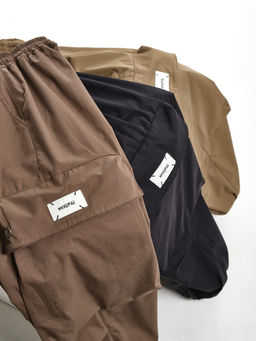 Джоггеры карго брюки унисекс 33-67077 черный - Mini maxi фото 16