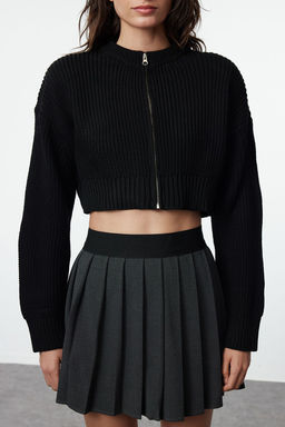 Siyah Crop Vatka Fermuar Detayl? Triko H?rka TWOAW25HI00020