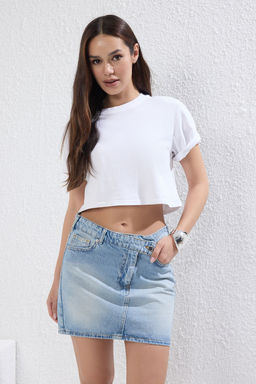 TRENDYOLMILLA Mavi More Sustainable Kruvaze Bel Detayl? Yuksek Bel Mini Denim Etek TWOSS25ET00133