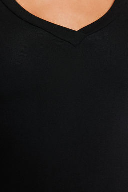 Siyah Premium Yumusak Kumasl? V Yaka Fitted/Vucuda Oturan Esnek Orme Bluz TWOAW24BZ00050