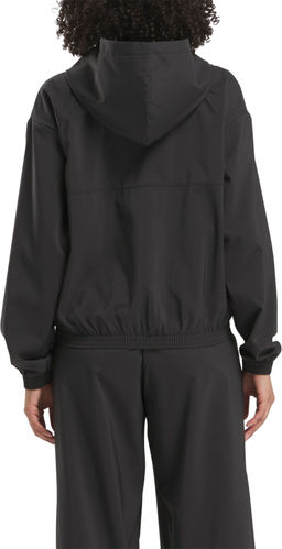 Ветровка женская