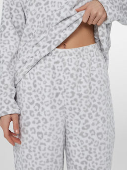 Комплект женский домашний белый с леопардовым принтом - Mark formelle фото 5