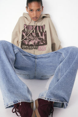 Chaqueta sudadera oversize con capucha y motivo