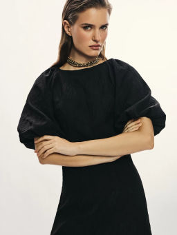 Платье мини с объемными рукавами / Zarina