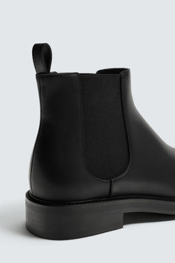 Ботинки Zara BOTA CHELSEA VESTIR черные