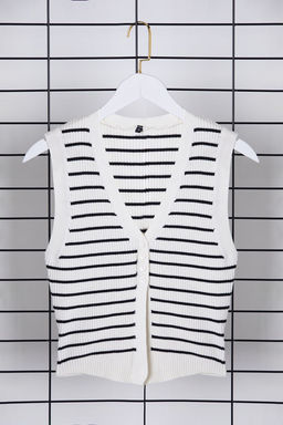 Ekru*001 Premium Iplik / Ozel Iplik Crop Yelek TWOSS24BZ00258