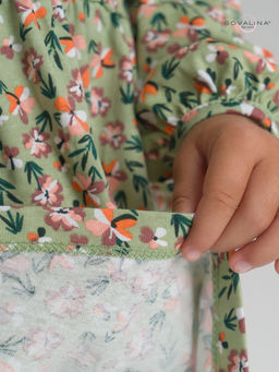 Платье Моана цветочки на хаки - Sovalina фото 33