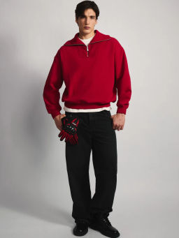 Толстовка relax fit на молнии / Zarina