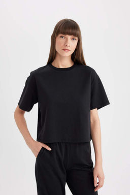 Черная женская базовая футболка с круглым вырезом и короткими рукавами, свободный крой