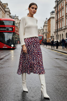 TRENDYOLMILLA Cok Renkli Ucu Volanl? Viskon Kumasl? Hayvan Desenli Midi Dokuma Etek TWOSS19FG0026