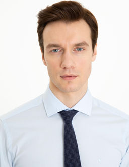 Голубая базовая рубашка зауженного кроя с длинным рукавом - Cacharel фото 2
