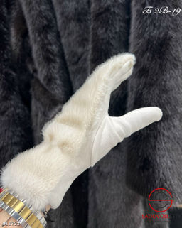 Перчатки из искусственного меха