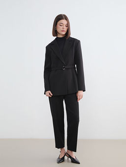 Beli Kemerli Kad?n Blazer Ceket