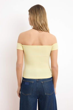 Sar? Fitted/Vucuda Oturan Carmen Yaka K?sa Kollu Buzgulu Fitilli Esnek Orme Bluz TWOSS26BZ00074