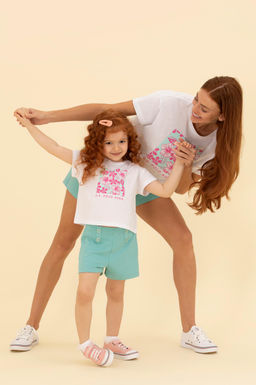 Белая футболка с круглым вырезом для девочек Неожиданная скидка в корзине