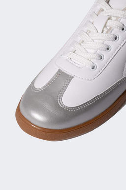 Женские кроссовки из искусственной кожи на плоской подошве со шнуровкой - Defacto фото 6