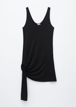 Minivestido con lazo en el bajo