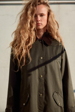 WAXED TRENCH COAT WITH CORDUROY COLLAR - Zara фото 4