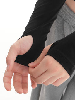 Лонгслив трикотажный спортивный с вырезом для пальца 22-7695 черный - Mini maxi фото 16