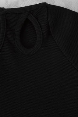 Siyah K?z Cocuk Pamuklu Basic Regular Kal?p Cut-Out Detayl? K?sa Kol Orme T-Shirt TKDSS25TS00022 - Trendyolmilla фото 6