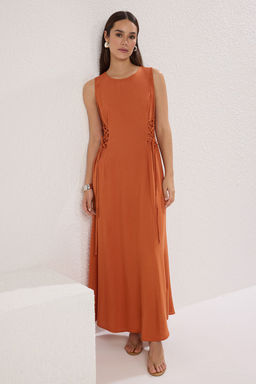 Kahverengi Duz A Kesim Kusgozu Detayl? Maxi Dokuma Elbise TWOSS25EL00552