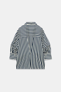 CAMISA CON LINO MANGA ABULLONADA / Azul / Blanco