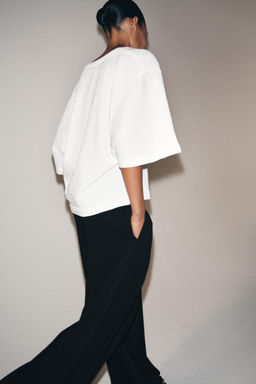 CAMISETA ESCOTE PICO / Blanco - Zara фото 3