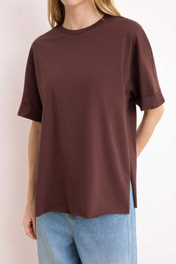 Koyu Kahverengi Cizgili Duble Kol Asimetrik Boyfriend Orme T-Shirt TWOSS20TS0828