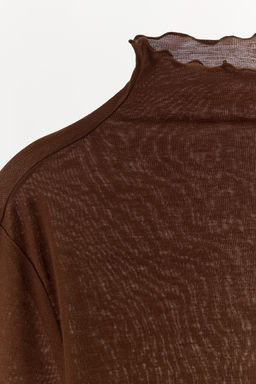 CAMISETA LISA CON LYOCELL / Marr?n