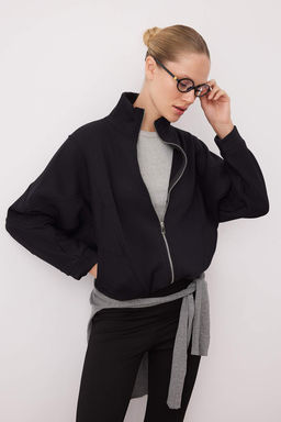 Siyah-Beyaz Renk Bloklu Fermuarl? Dik Yaka Oversize Bomber Orme Sweatshirt TWOAW26SW00037