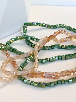 Бусины квадратные 3мм (темно-зеленый+шампанское), к-т