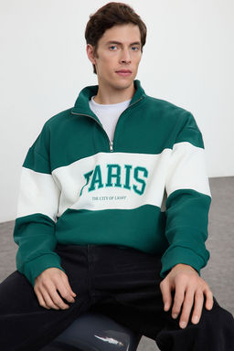 TRENDYOL MAN Zumrut Yesili Oversize/Genis City Bask?l? Renk Bloklu Dik Yaka Fermuarl? Sweatshirt TMNAW25SW00104 - Trendyolmilla фото 9
