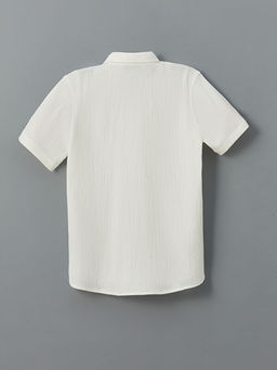 K?sa Kollu Dokulu Erkek ?ocuk G?mlek