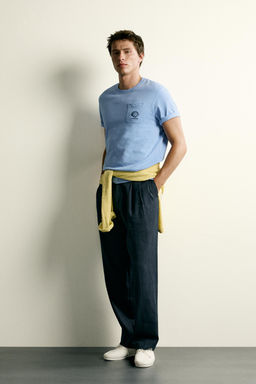 CAMISETA RELAXED FIT COMBINADA / Azul claro