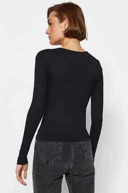 Trendyolmilla Siyah Pamuklu Esnek Kare Yaka Fitted/Vucuda Oturan Esnek Bluz TWOAW24BZ00165  фото 5