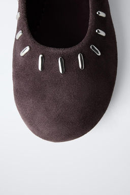 SPLIT SUEDE BALLERINA PUMPS WITH STUDS - Zara фото 5