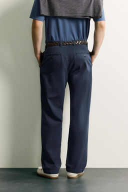 PANTAL?N CHINO STRAIGHT FIT PLIEGUES / Marino