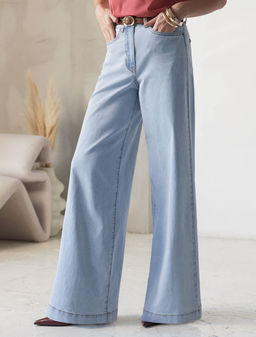 Широкие джинсы из облегченного денима