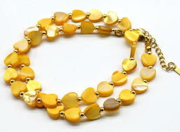 Чокер из перламутра тонированного сердце 10*10мм цв.желтый, 41см