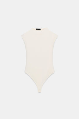 BODY STRETCH CUT OUT / Blanco roto