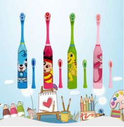 Детская электрическая зубная щетка с 2 насадками, 4-10 лет