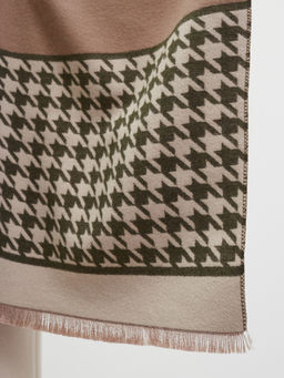 В составе шерсть и кашемир! Большой, мягкий, теплый двусторонний палантин с принтом - Tantino фото 6