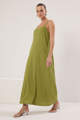 Yag Yesili Duz Midi Ask?l? Shift/Duz Maxi Orme Elbise TWOSS24EL00288
